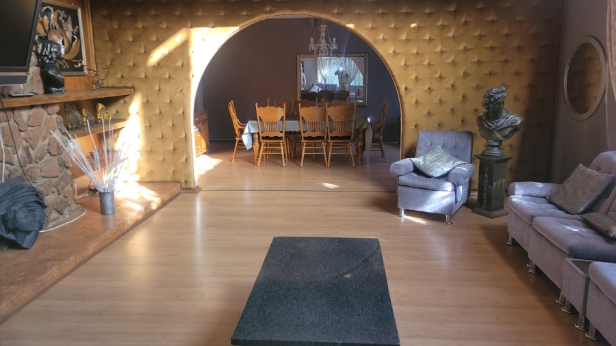 5 Bedroom Property for Sale in Wilkeville North West